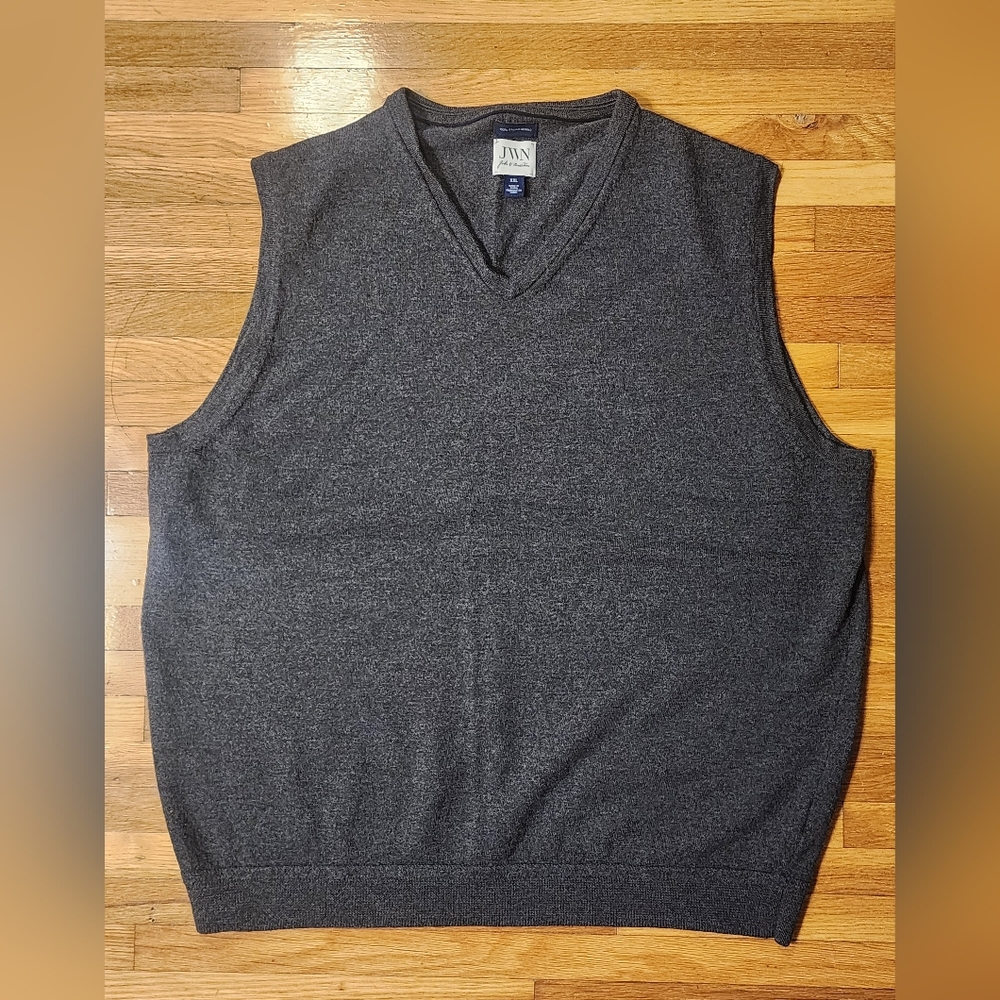 Men's Nordstroms 2XL Big And Tall 100% Italian Merino Wool Gray Sweater Vest
